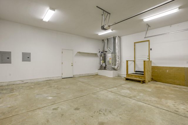 28457 Hwy 299, Round Mountain, CA 96084