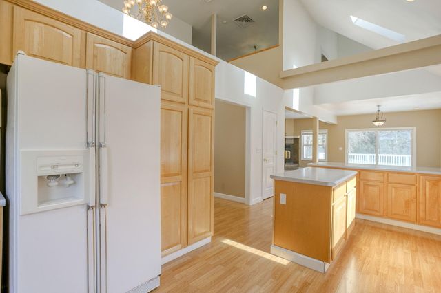 28457 Hwy 299, Round Mountain, CA 96084