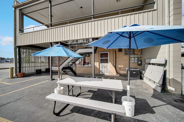 2513 Ridge Road, Lansing, IL 60438