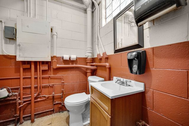 2513 Ridge Road, Lansing, IL 60438