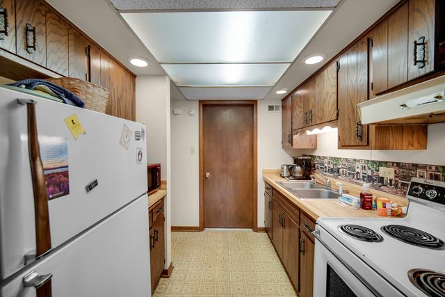 2513 Ridge Road, Lansing, IL 60438