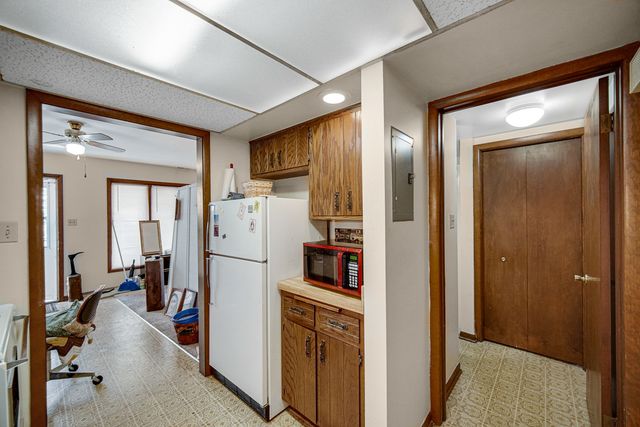 2513 Ridge Road, Lansing, IL 60438