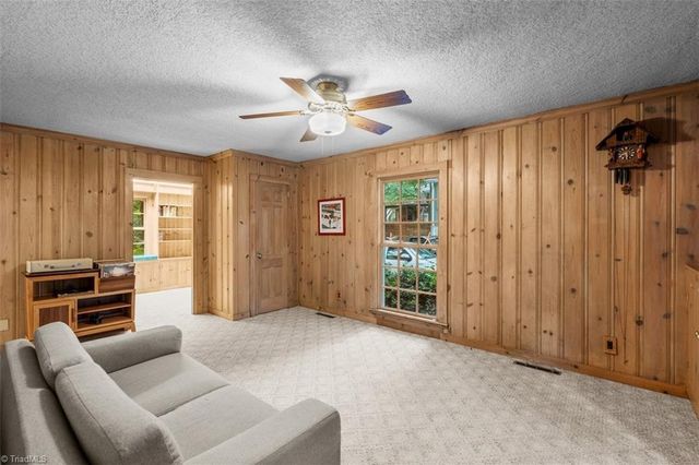 809 Hillcrest Drive, High Point, NC 27262