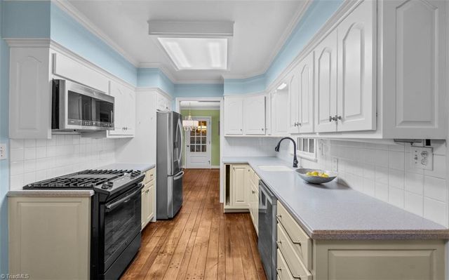 809 Hillcrest Drive, High Point, NC 27262