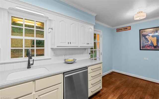 809 Hillcrest Drive, High Point, NC 27262