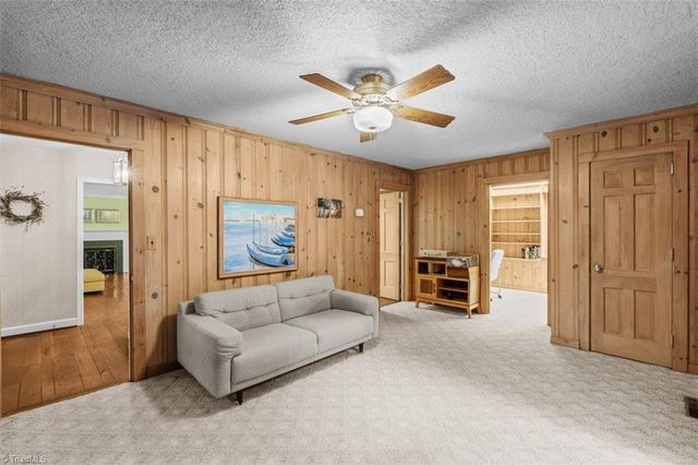 809 Hillcrest Drive, High Point, NC 27262