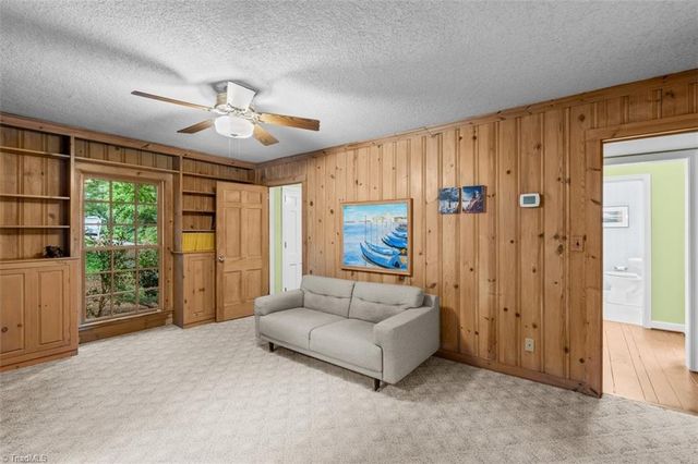809 Hillcrest Drive, High Point, NC 27262