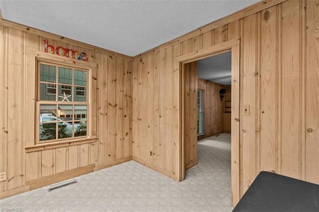 809 Hillcrest Drive, High Point, NC 27262