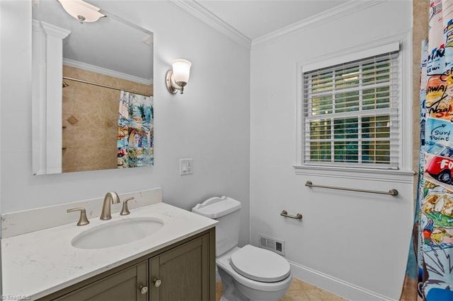 809 Hillcrest Drive, High Point, NC 27262