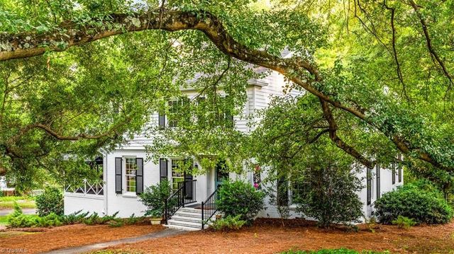 809 Hillcrest Drive, High Point, NC 27262