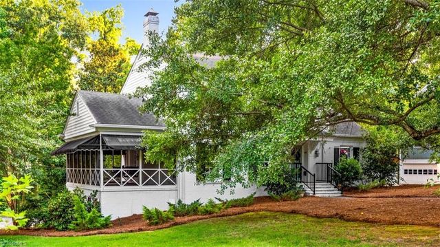 809 Hillcrest Drive, High Point, NC 27262