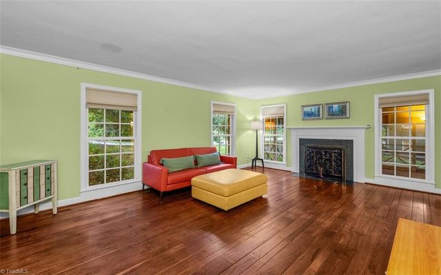 809 Hillcrest Drive, High Point, NC 27262