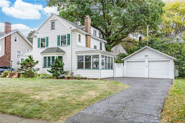 33 Elm Drive, Rochester, NY 14609