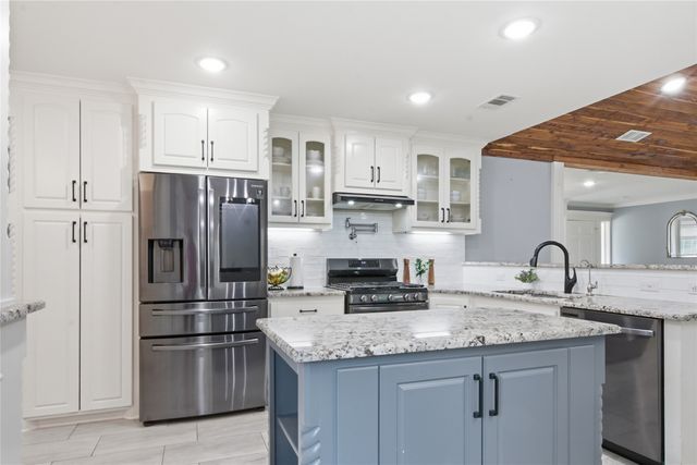1901 Sterling Drive, Tyler, TX 75701