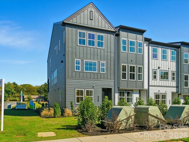 1311 Sandstar Lane, Charlotte, NC 28226