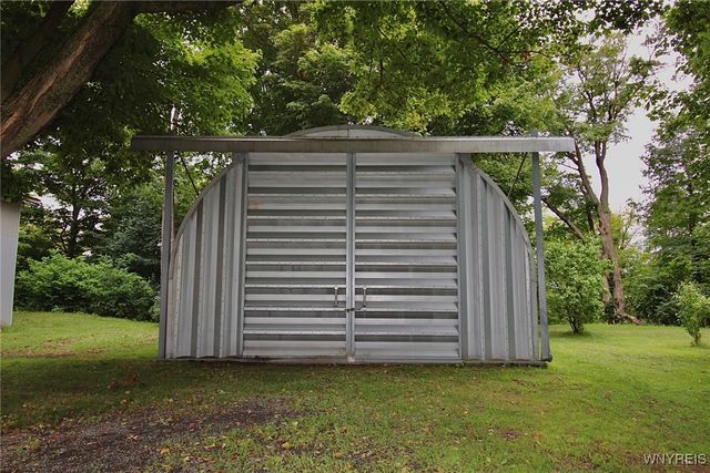 12226 Ridge Road, Ridgeway, NY 14103