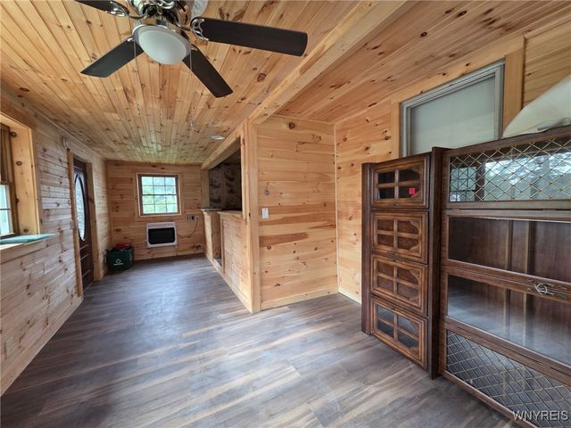 12226 Ridge Road, Ridgeway, NY 14103