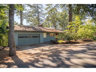 1520 LAUREL HEIGHTS Dr Nw, Albany, OR 97321