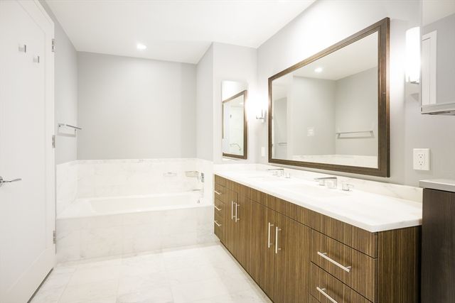 580 Washington St 12E, Boston, MA 02111