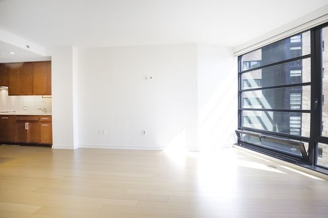 580 Washington St 12E, Boston, MA 02111