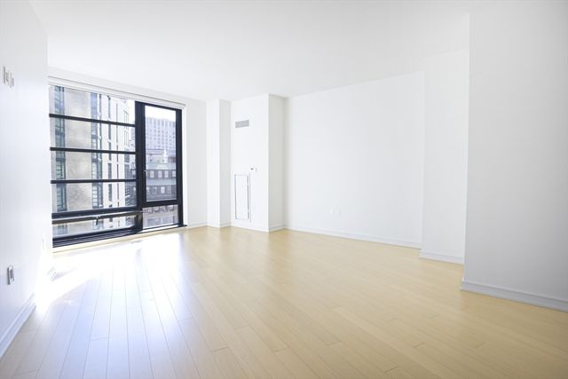 580 Washington St 12E, Boston, MA 02111