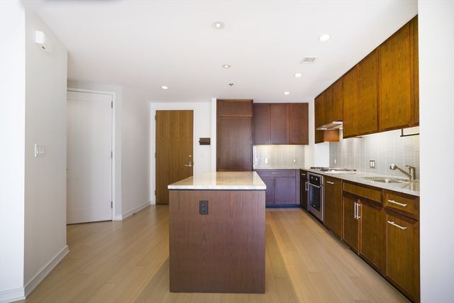 580 Washington St 12E, Boston, MA 02111