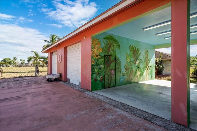 20000 SW 216th St, Miami, FL 33170