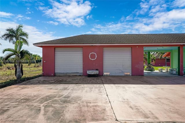 20000 SW 216th St, Miami, FL 33170