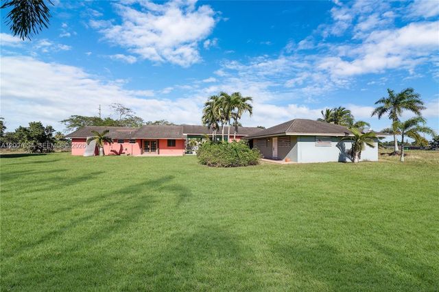 20000 SW 216th St, Miami, FL 33170