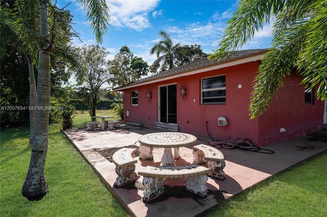 20000 SW 216th St, Miami, FL 33170