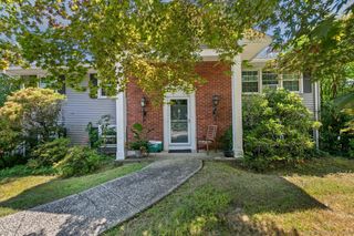 17 Woodchuck Lane, Norwalk, CT 06854