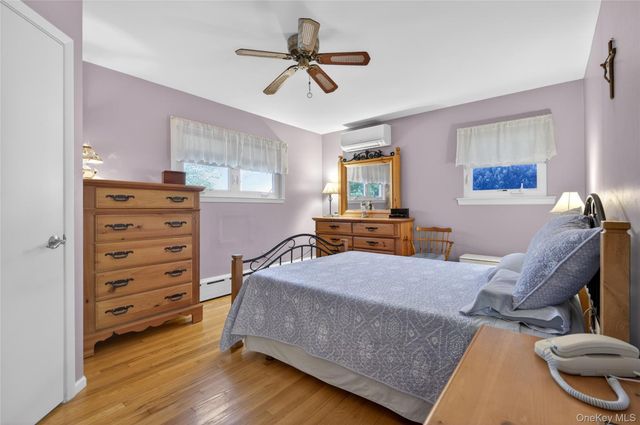 8 Glen Lane, Glenwood Landing, NY 11547