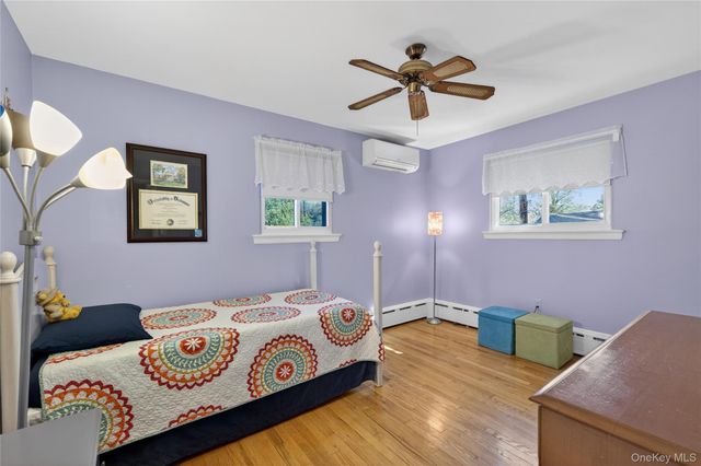 8 Glen Lane, Glenwood Landing, NY 11547