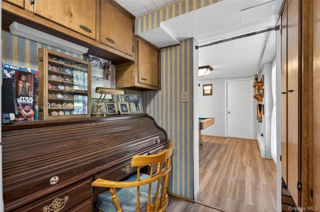 8 Glen Lane, Glenwood Landing, NY 11547