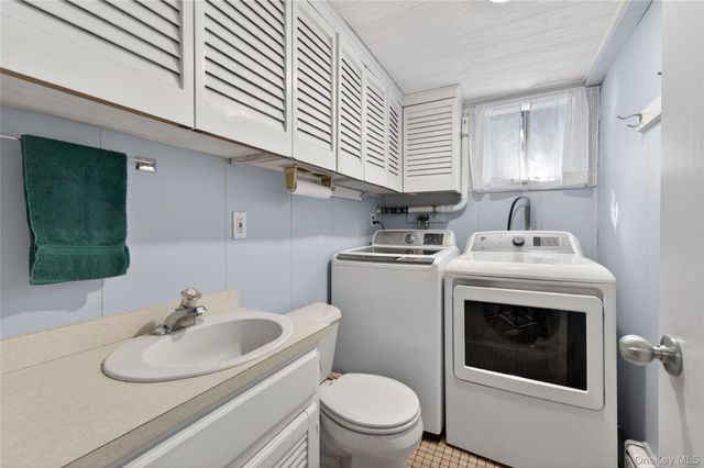 8 Glen Lane, Glenwood Landing, NY 11547