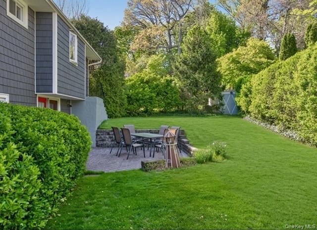 8 Glen Lane, Glenwood Landing, NY 11547