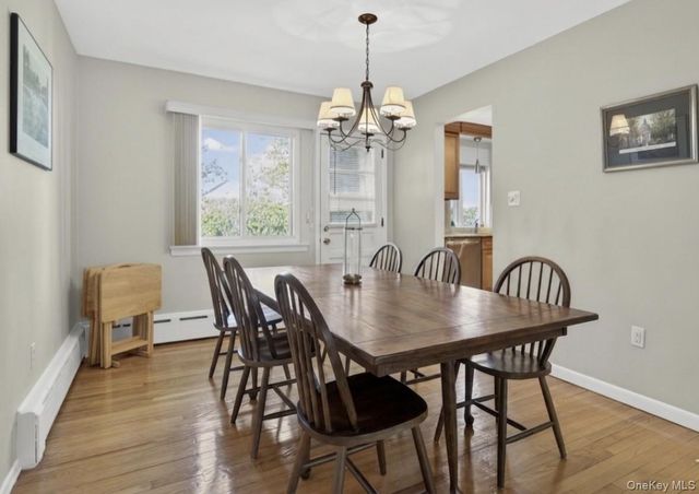 8 Glen Lane, Glenwood Landing, NY 11547