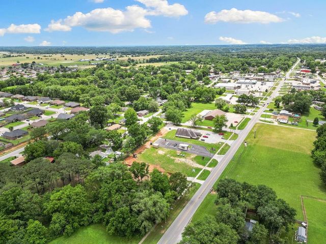 000 N Curtis Avenue, Pea Ridge, AR 72751