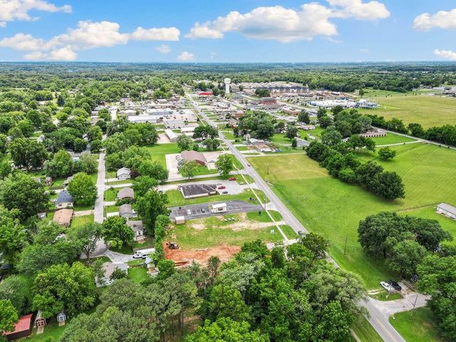 000 N Curtis Avenue, Pea Ridge, AR 72751