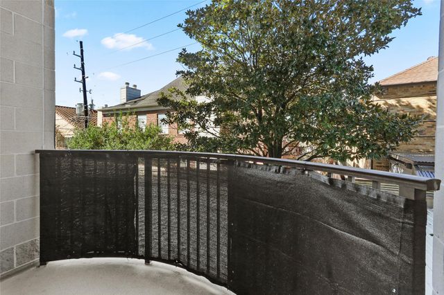 1616 Fountain View Drive 209, Houston, TX 77057