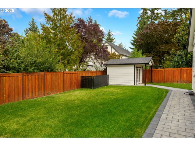 8955 Sw CLUB MEADOW Ln, Portland, OR 97225