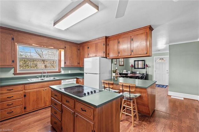 5075 Lakeview Drive, Salisbury, NC 28147