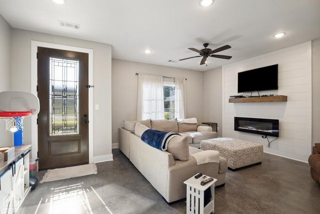 119 East Hills, Bono, AR 72416