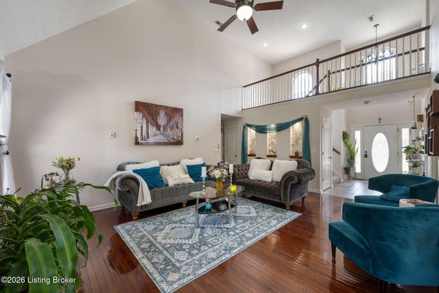 611 Peaceful Dr, Elizabethtown, KY 42701