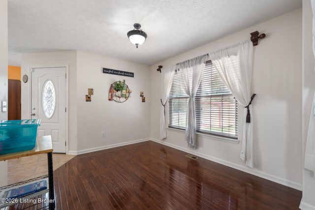611 Peaceful Dr, Elizabethtown, KY 42701