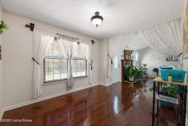 611 Peaceful Dr, Elizabethtown, KY 42701