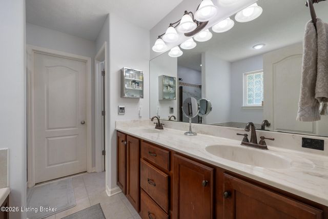 611 Peaceful Dr, Elizabethtown, KY 42701
