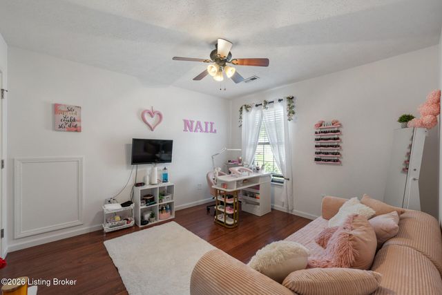 611 Peaceful Dr, Elizabethtown, KY 42701