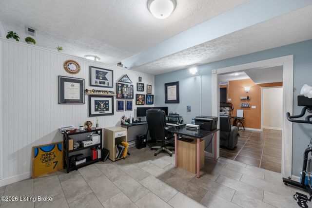 611 Peaceful Dr, Elizabethtown, KY 42701