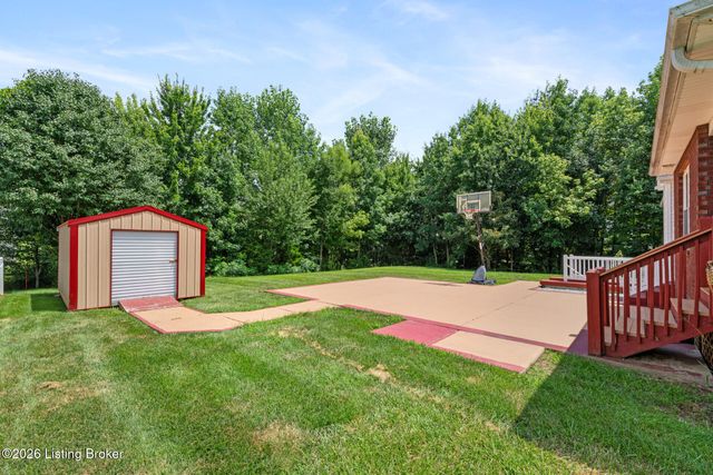 611 Peaceful Dr, Elizabethtown, KY 42701